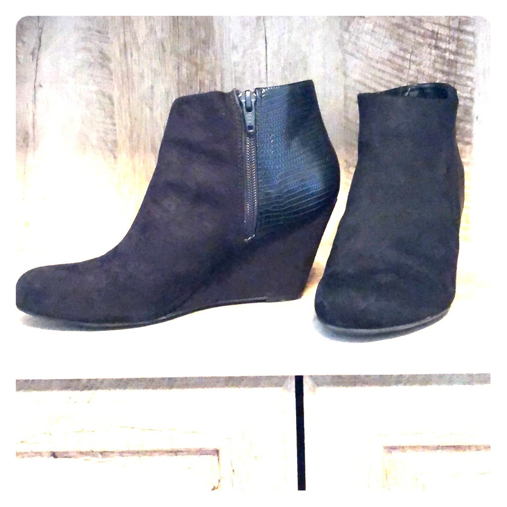 Women’s Report bootie- perfect for fall days
